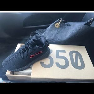 Adidas yezzy boost 10K